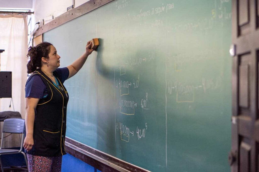 Educação realiza seminário em Foz do Iguaçu com diretores de escolas estaduais