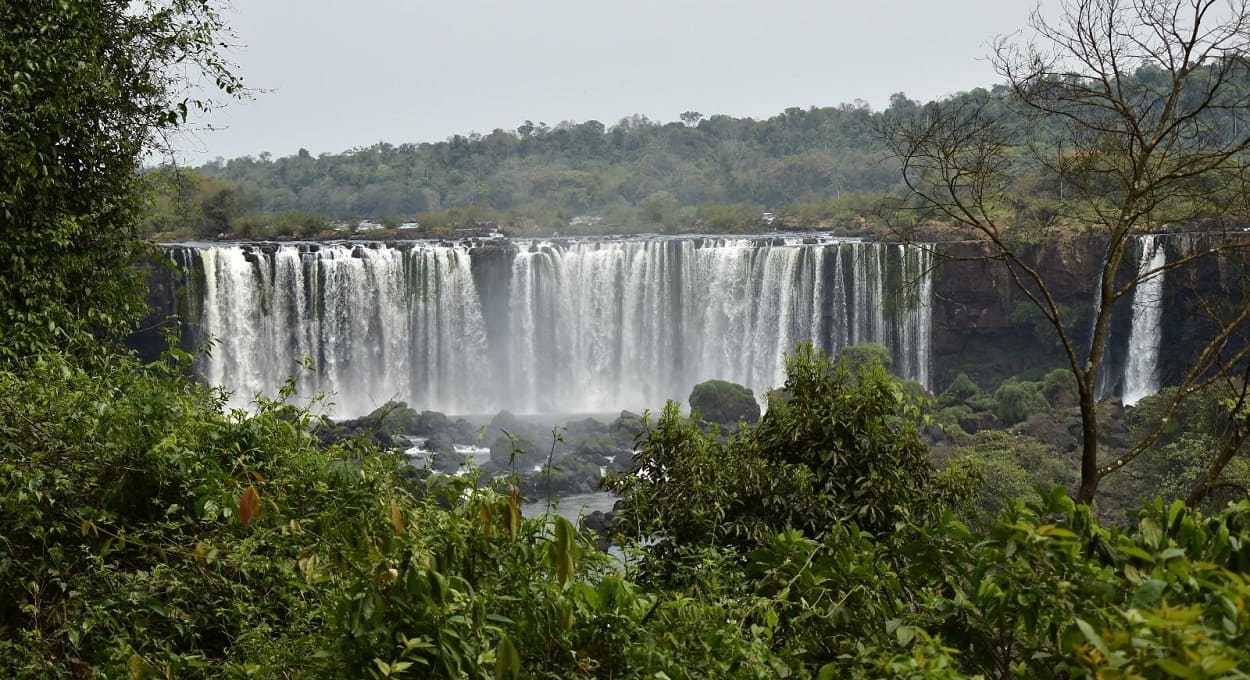 Primavera nas Cataratas do Iguaçu: veja as opções de passeios
