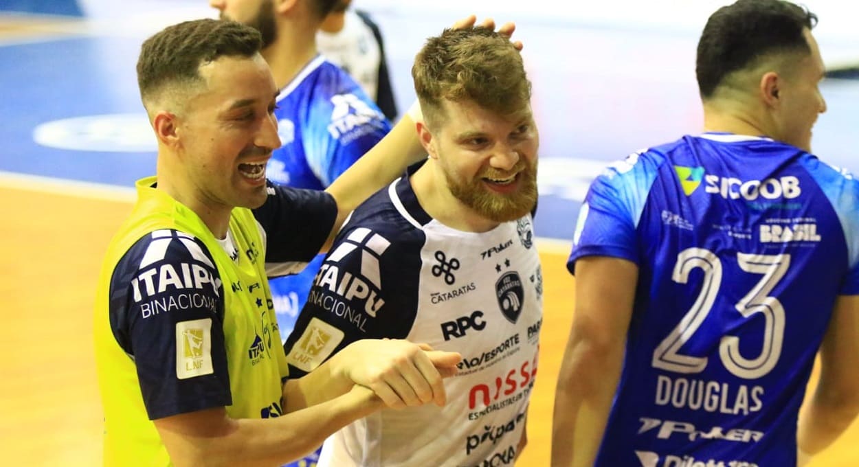 Foz Cataratas goleia e define rival no mata-mata da Série Ouro