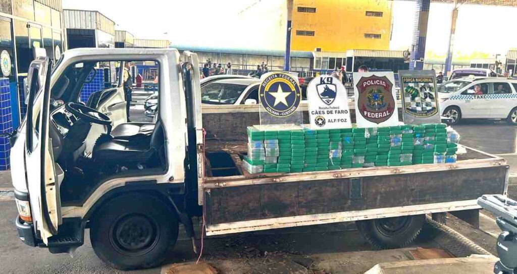 Fiscalização intercepta 180 quilos de cocaína na Ponte da Amizade