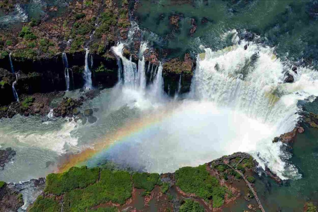 Paraná convida empreendedores do turismo para feira no Paraguai