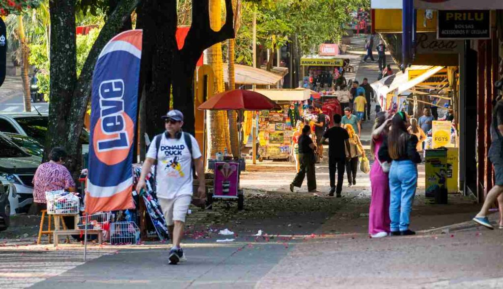 Foz do Iguaçu oferece 300 empregos nesta segunda-feira