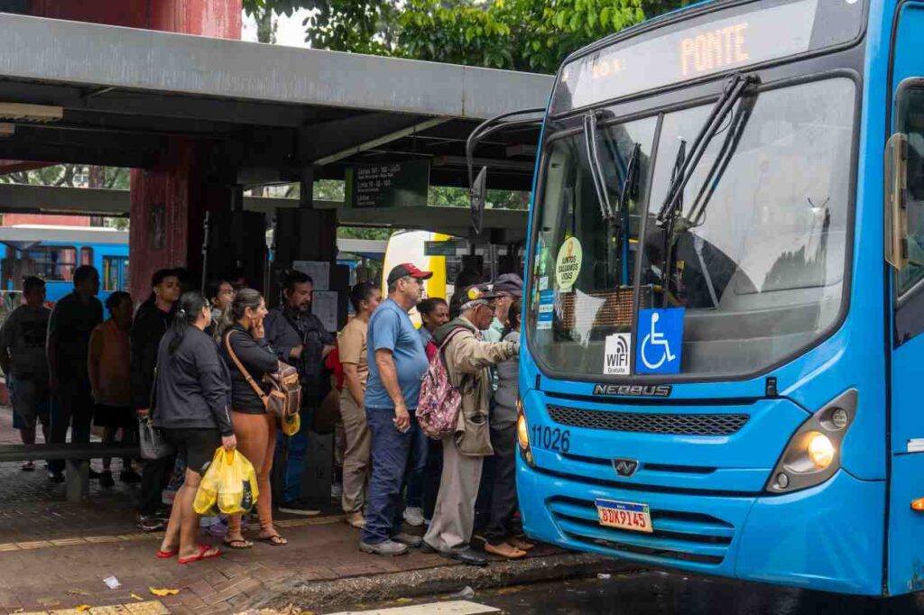 Prefeito pede mais dinheiro para elevar a R$ 29 milhões subsídio do transporte coletivo