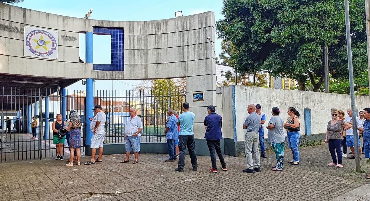 Domingo de eleição municipal começa tranquilo em Foz do Iguaçu