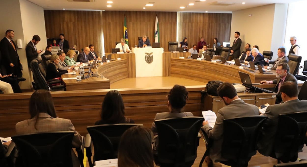 Plenário da CCJ da Assembleia Legislativa do Paraná. Foto: Valdir Amaral/ALEP