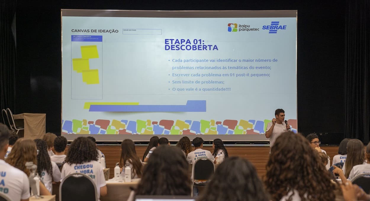 Estudantes de Foz do Iguaçu participam de maratona de programação