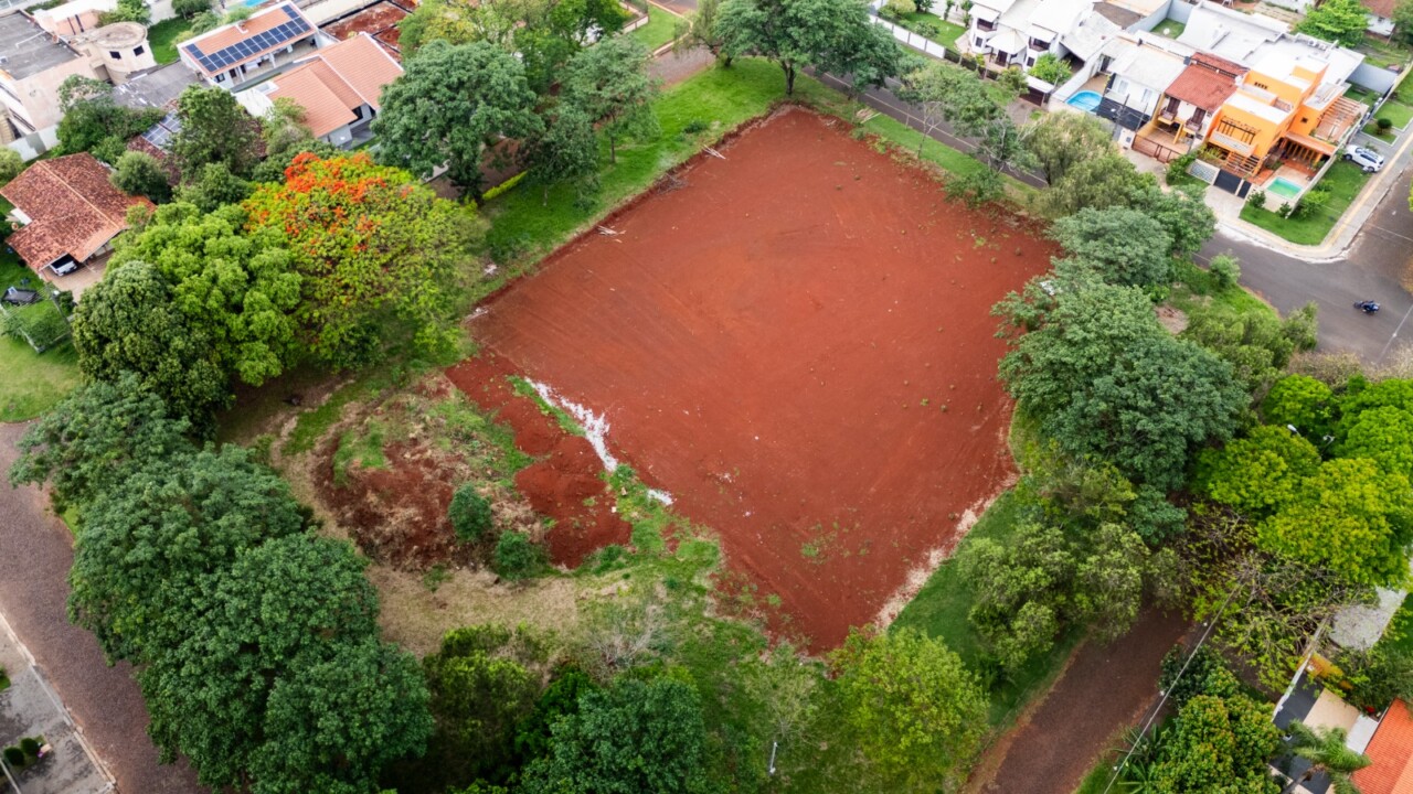 Prefeitura descarta construção de escola na Praça das Aroeiras