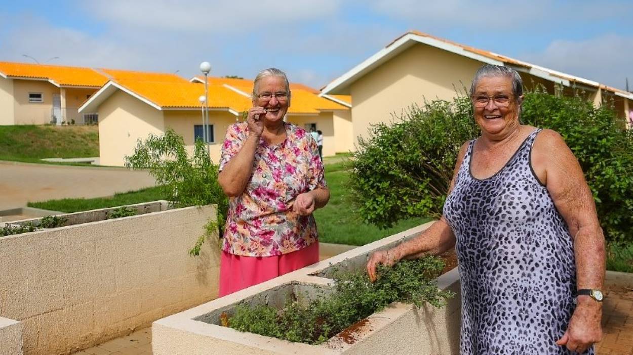 Paraná irá criar programa público Amigo da Pessoa Idosa