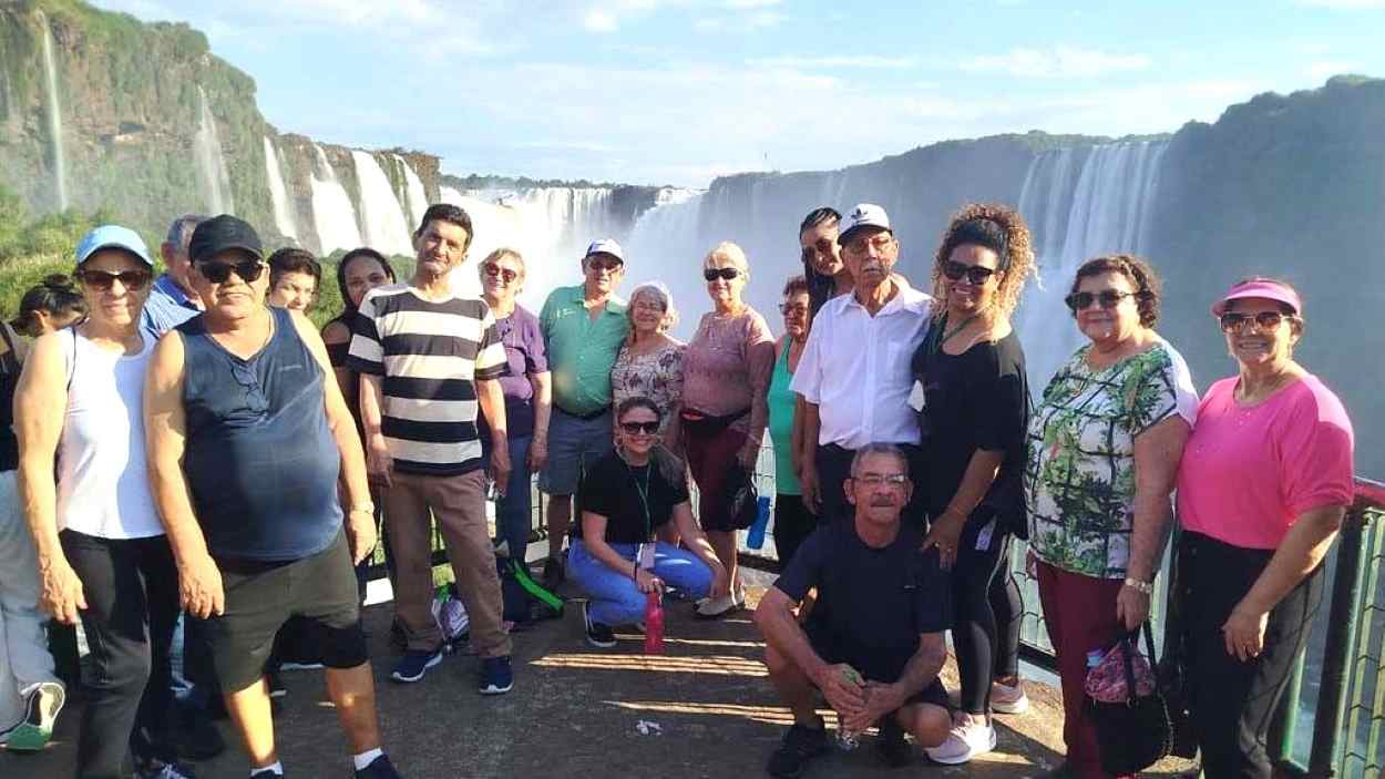 Paraná + Viagem promove passeio gratuito a 168 visitantes nas Cataratas do Iguaçu