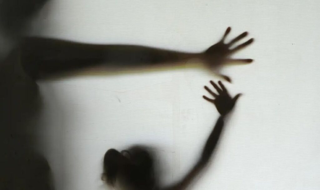 Acusado de feminicídio se apresenta e é liberado em Foz do Iguaçu