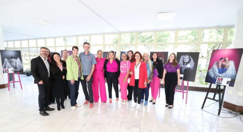 ‘Outubre-se’: exposição reforça prevenção e combate ao câncer de mama