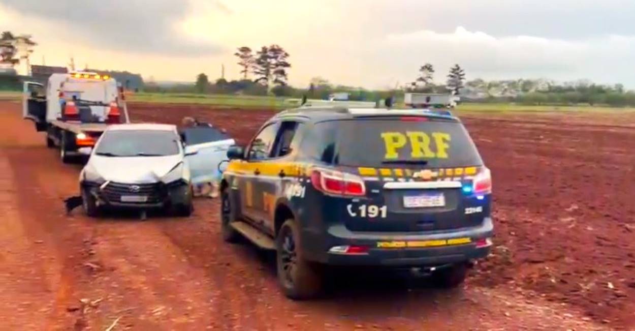 Após 50km de perseguição, motorista é preso na BR-277 com carro roubado