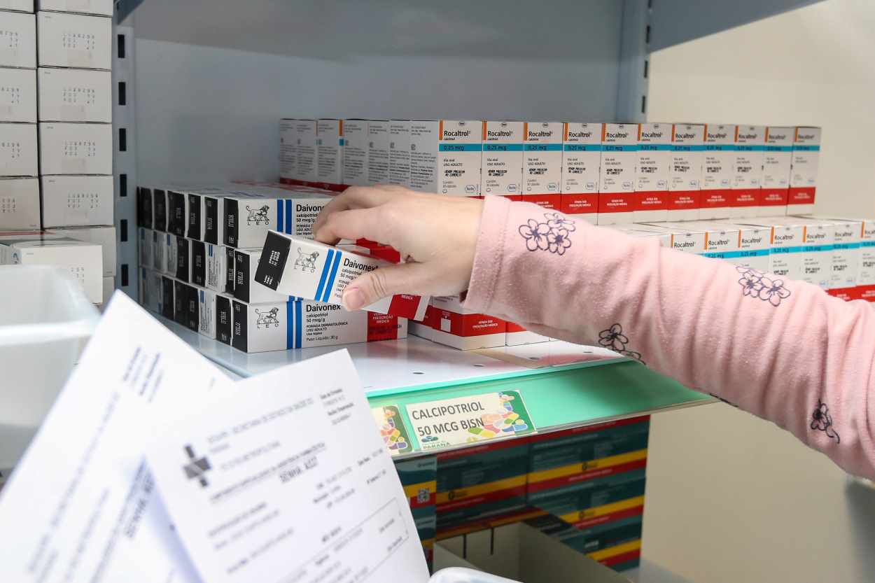 Medida prevê baixar preço de 12 mil remédios no Paraná