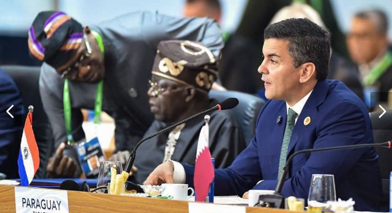 Viagem de presidente do Paraguai ao Brasil é marcada por susto em hospital