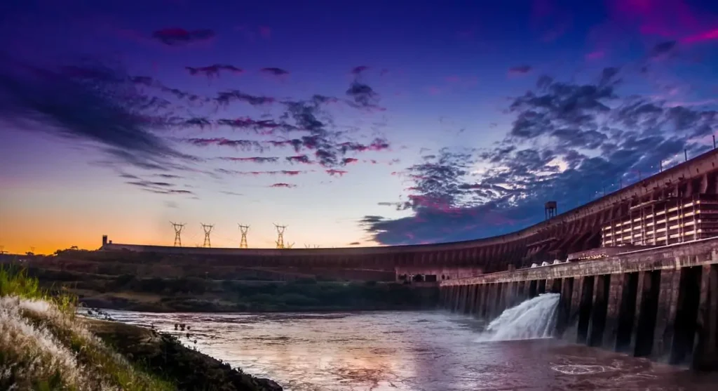 Bônus de Itaipu: conta de luz terá redução em dezembro
