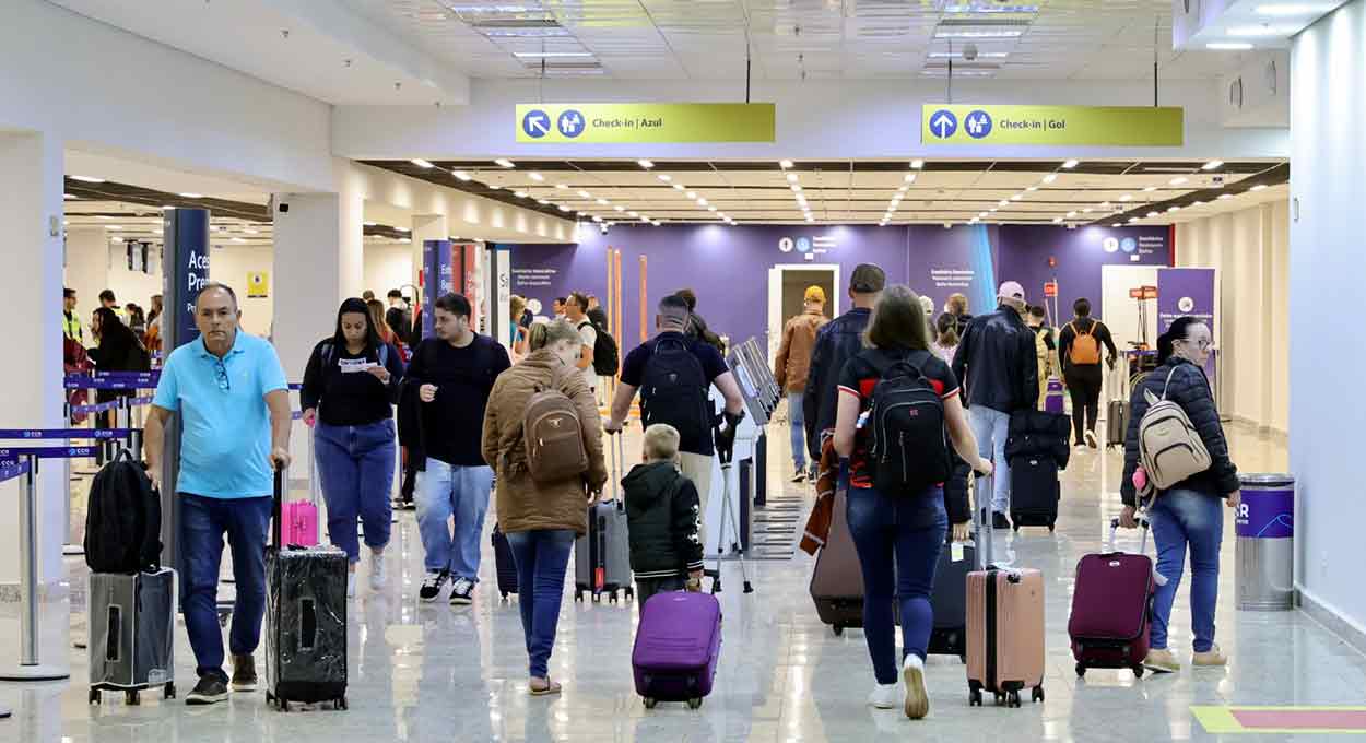 Mais de 30 mil pessoas devem passar pelo Aeroporto de Foz do Iguaçu no feriado