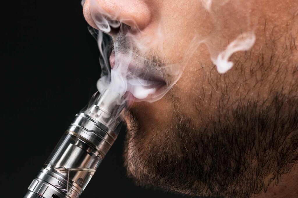 Cigarro eletrônico entre jovens preocupa especialistas e autoridades