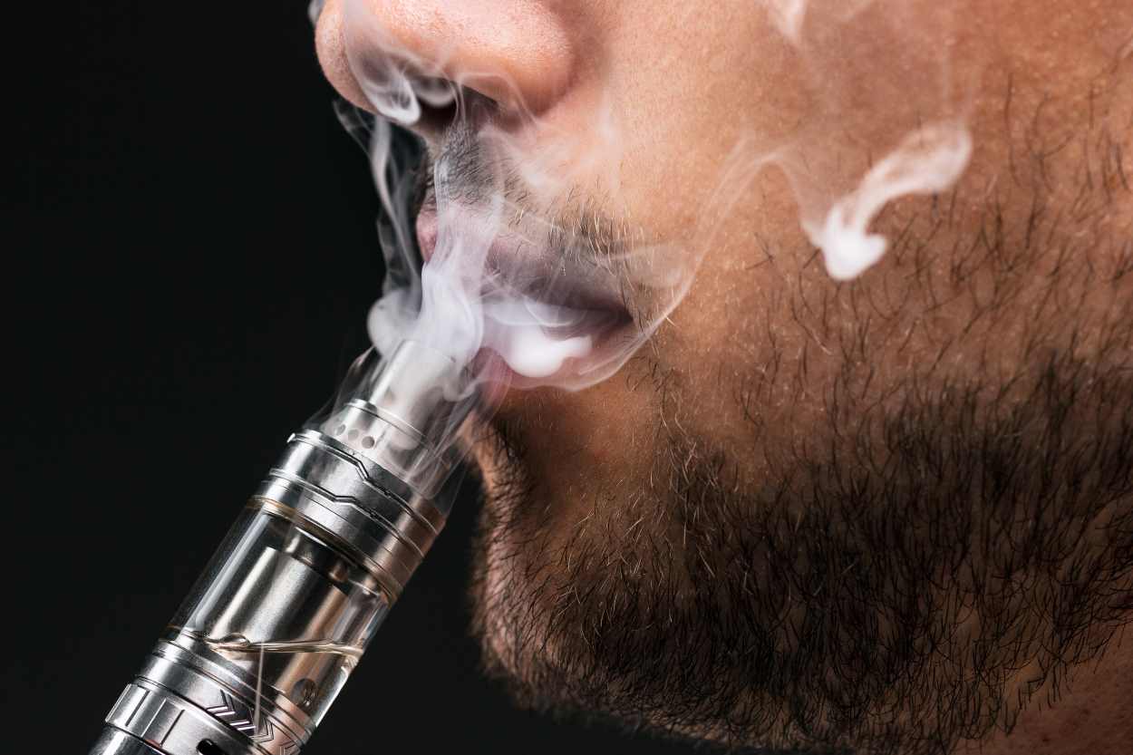 Cigarro eletrônico entre jovens preocupa especialistas e autoridades
