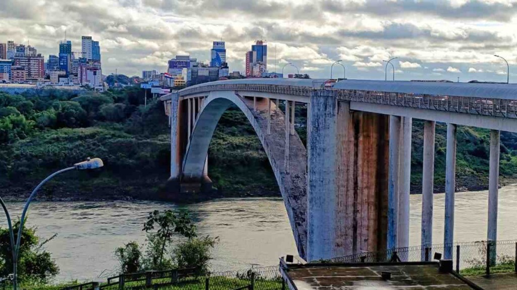 Fiscalização tira de circulação quase 3 toneladas de droga na Ponte da Amizade