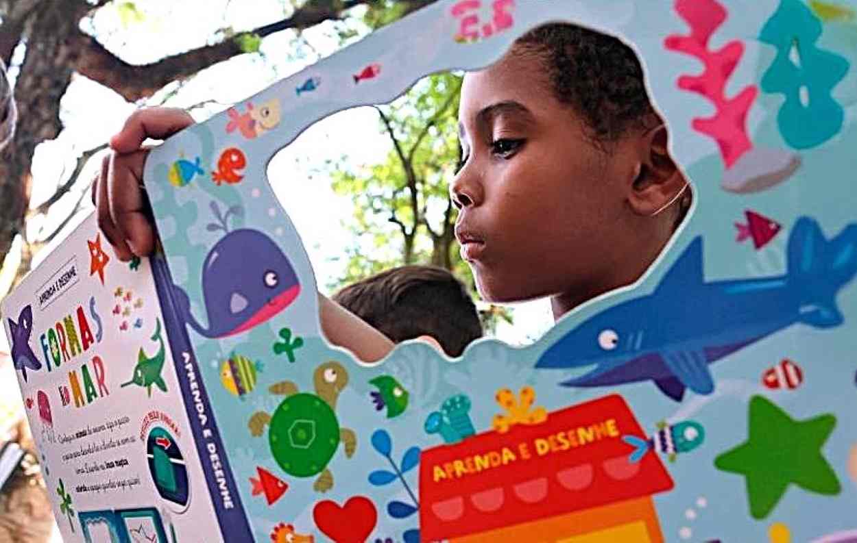 Feira do Livro tem obras a partir de R$ 5 e fim de semana cheio de atrações