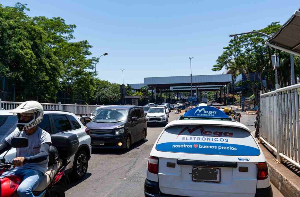Homem que ganhou R$ 200 para passar droga é preso na Ponte da Amizade