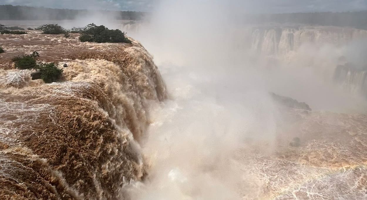 Cataratas: passarela da Garganta do Diabo é reaberta no Brasil