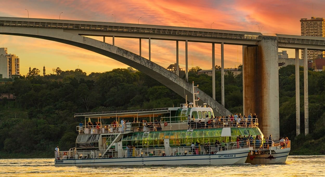 Passeios de barco pelos rios Iguaçu e Paraná têm novas tarifas