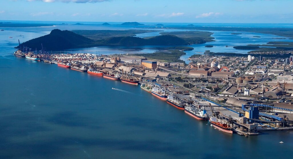 Paraguai amplia movimentação de cargas no Porto de Paranaguá