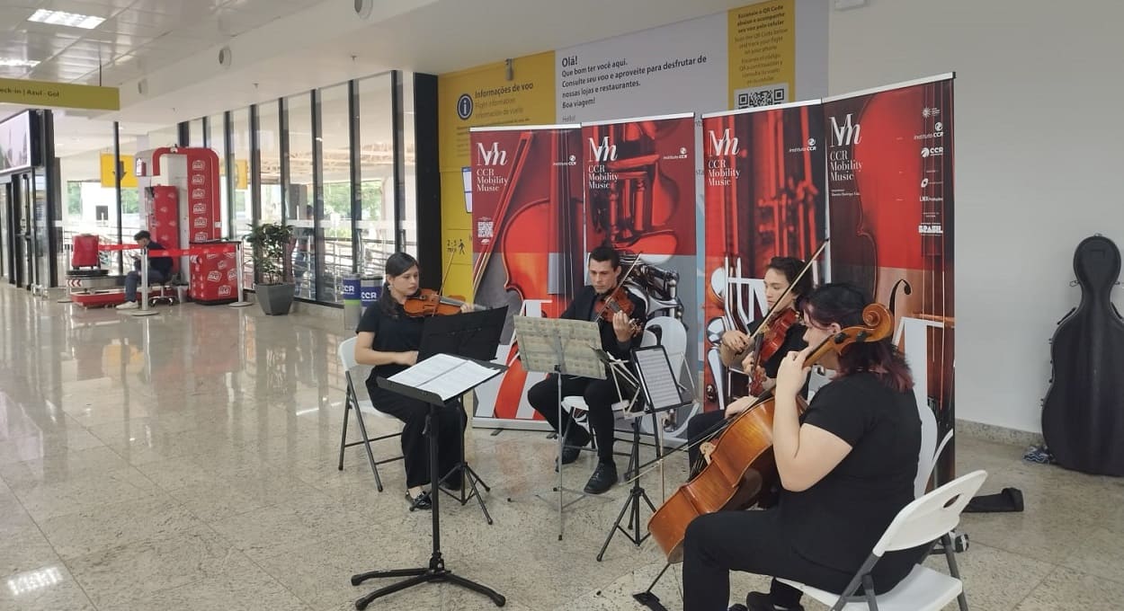 Aeroporto de Foz recebe apresentações de música clássica