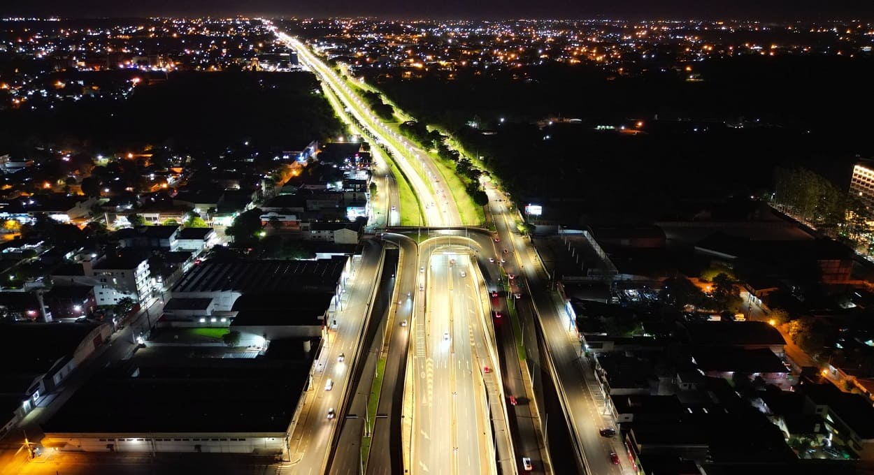 Rodovia PY02 ganha iluminação com LED na fronteira