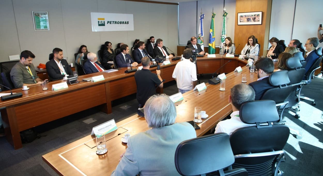 Parceria entre Itaipu e Petrobras foi firmada no Rio de Janeiro.