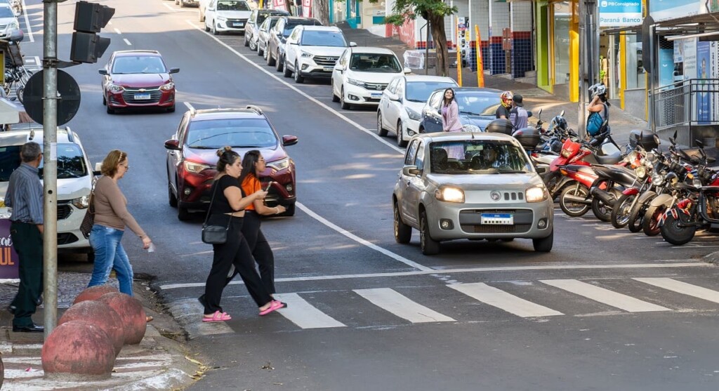 Por e-mail ou WhatsApp, H2FOZ tem conteúdos exclusivos para você