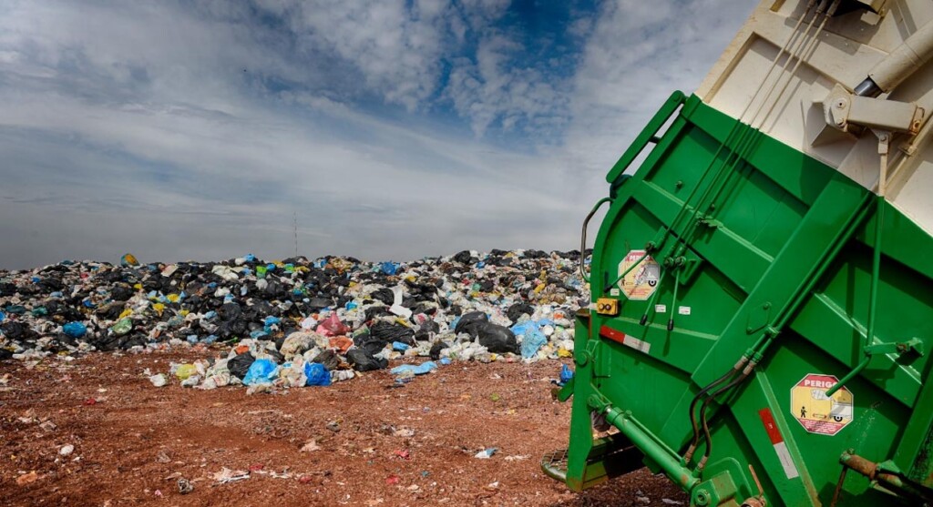 PAC da Reciclagem, Palito no banquete, Ambulâncias e Contribuição Social