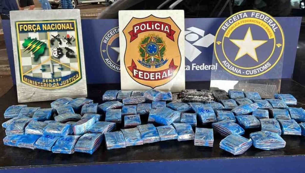 Ação na Ponte da Amizade apreende 400 pen drives ocultos em veículo