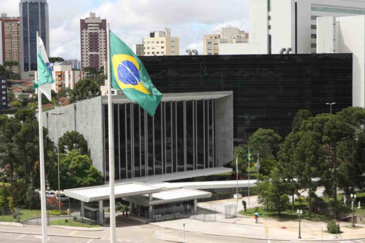 ALEP inclui oito mil sugestões da população no orçamento do Paraná