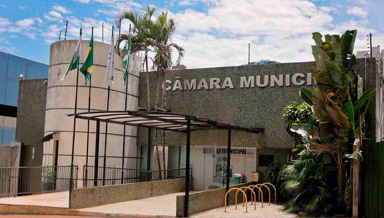 Balbinot, secretariado por Yasmin, dará posse aos novos vereadores