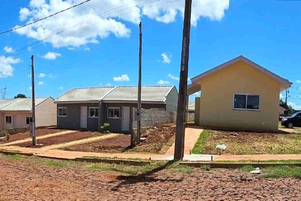 Cem famílias recebem casa própria em Foz do Iguaçu, com recurso do estado