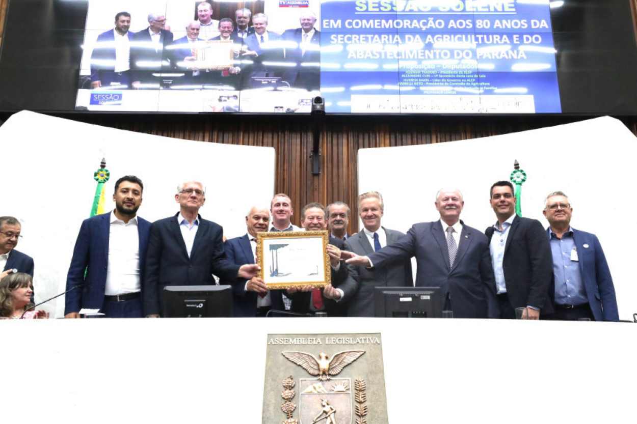 Deputados homenageiam 80 anos da Secretaria da Agricultura do Paraná