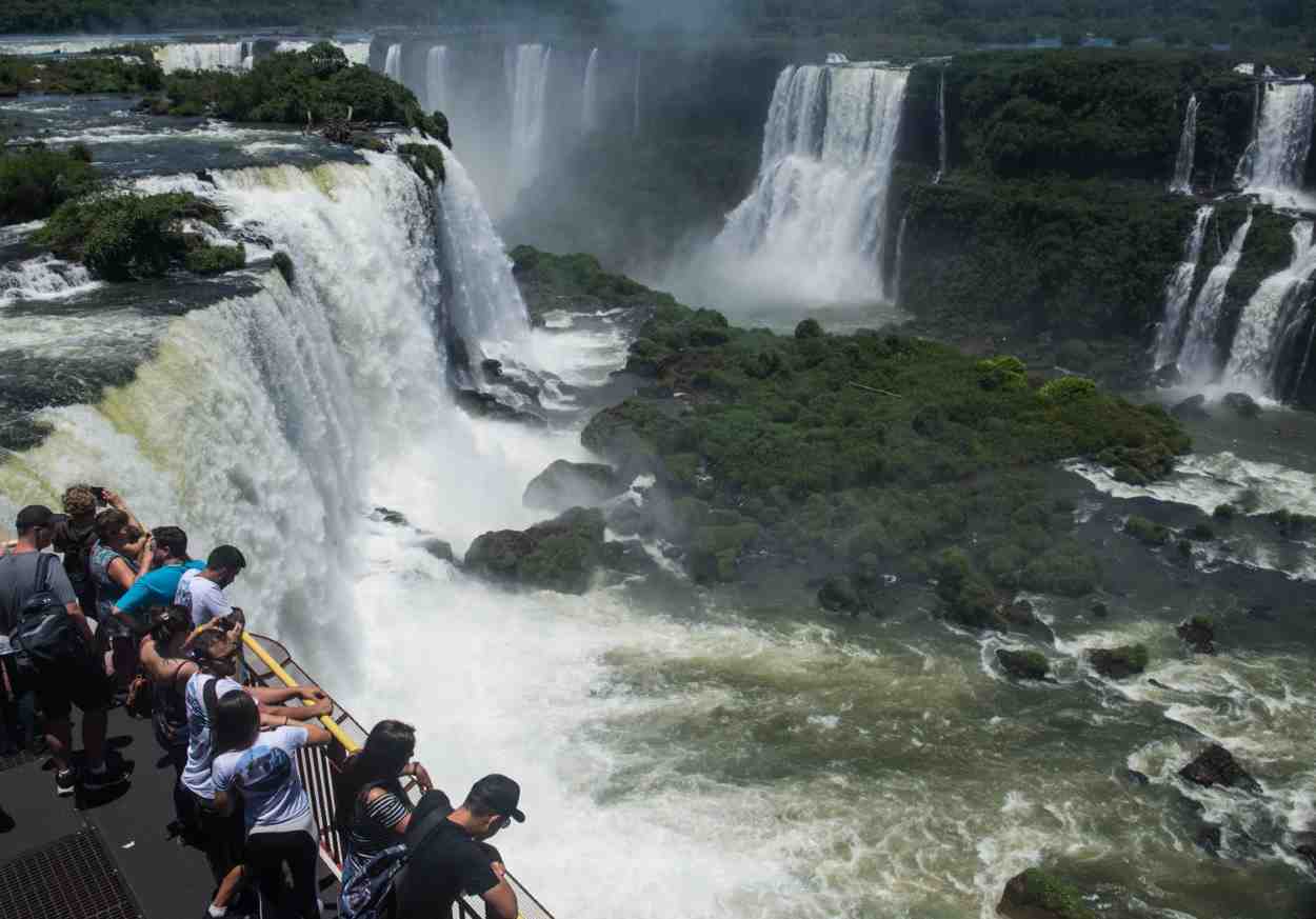 Foz do Iguaçu convida para fim de ano e janeiro na maior diversão; confira