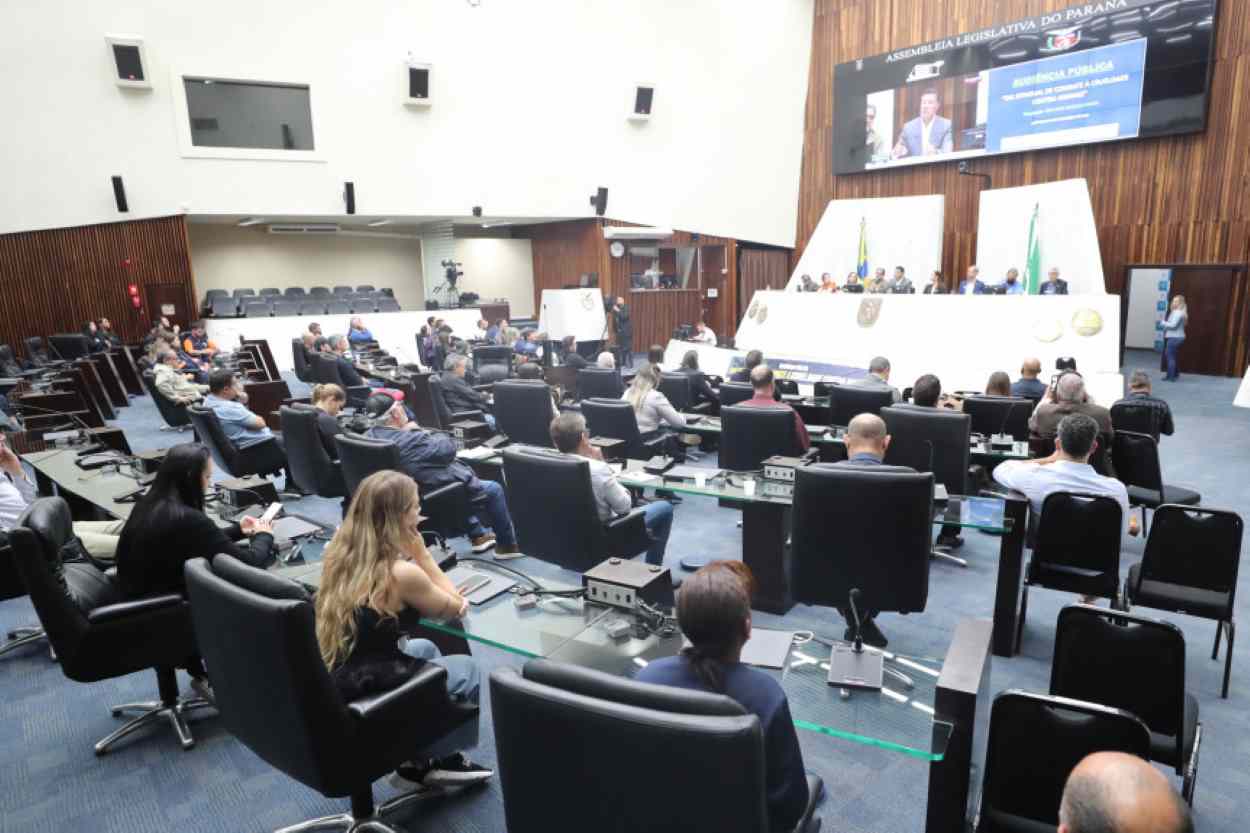 Maus-tratos a animais é tema de debate na Assembleia Legislativa