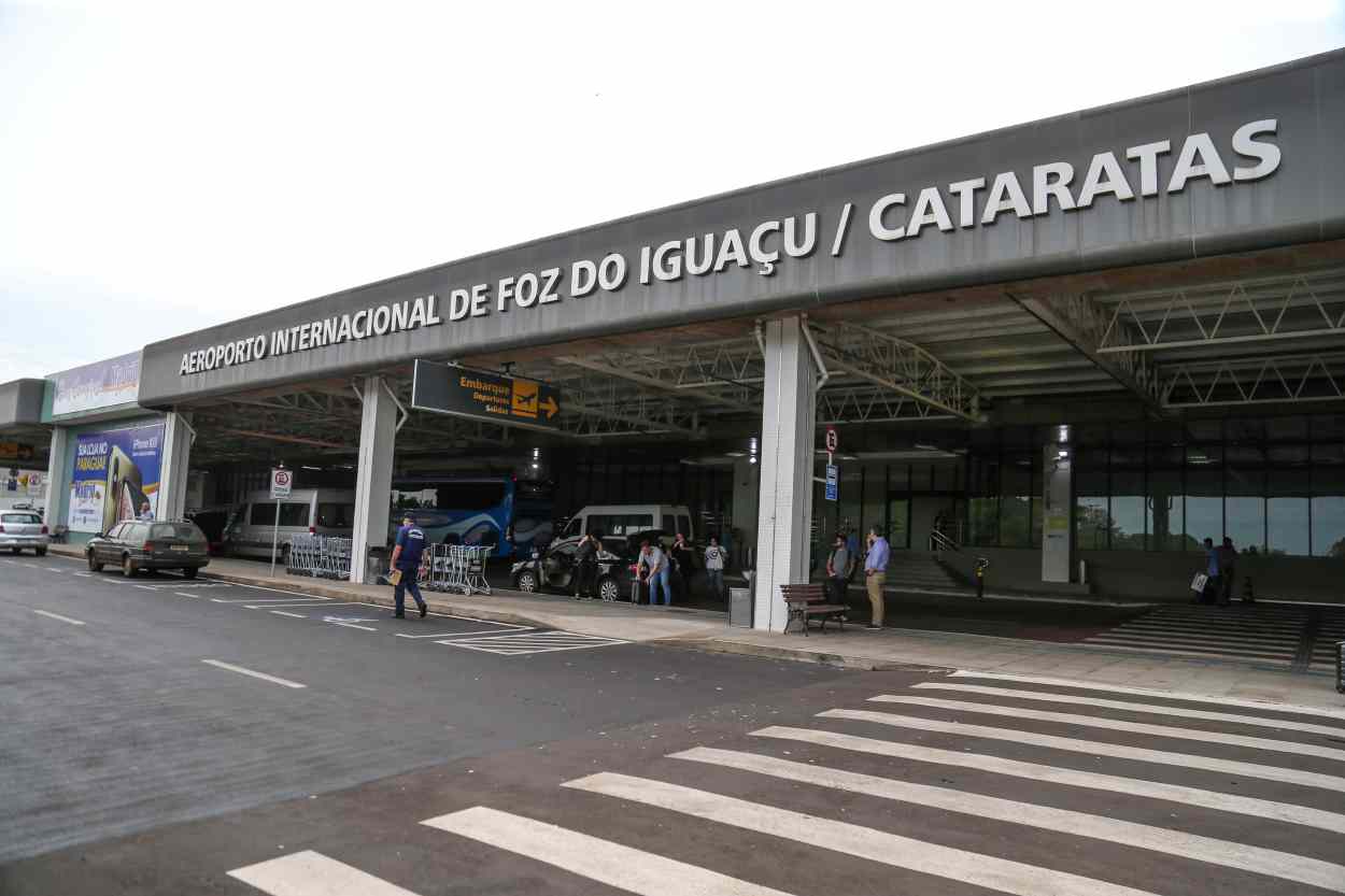 Operação no aeroporto apreende de vinhos a smartphones Apple