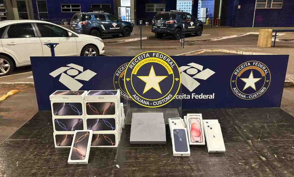 Receita retém R$ 335 mil em iPhones e Apple Watches na Ponte da Amizade