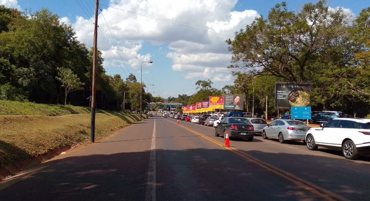 Prefeitura de Puerto Iguazú fiscaliza transporte de turistas na fronteira