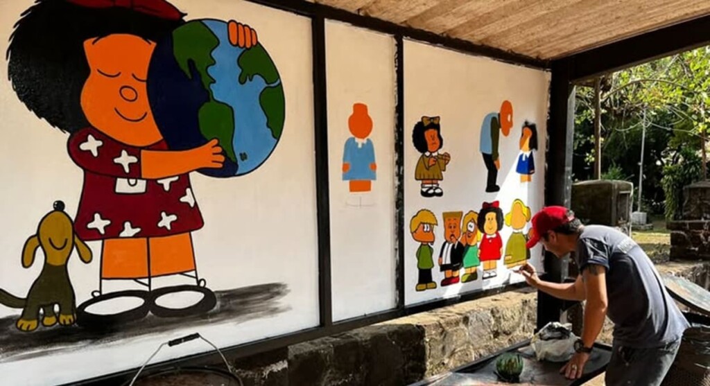 Mafalda ganha homenagem em ponto de ônibus na fronteira