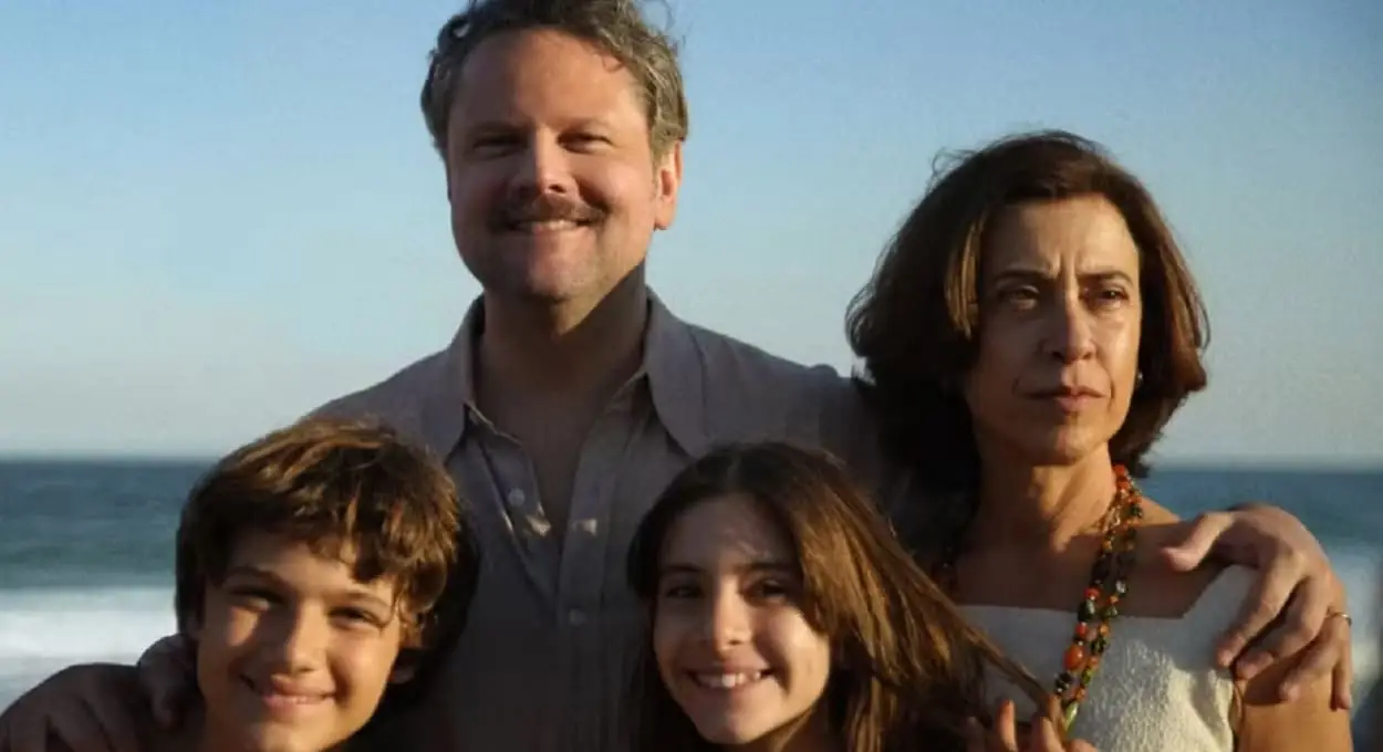 Assista ao filme Ainda Estou Aqui no cinema em Foz do Iguaçu