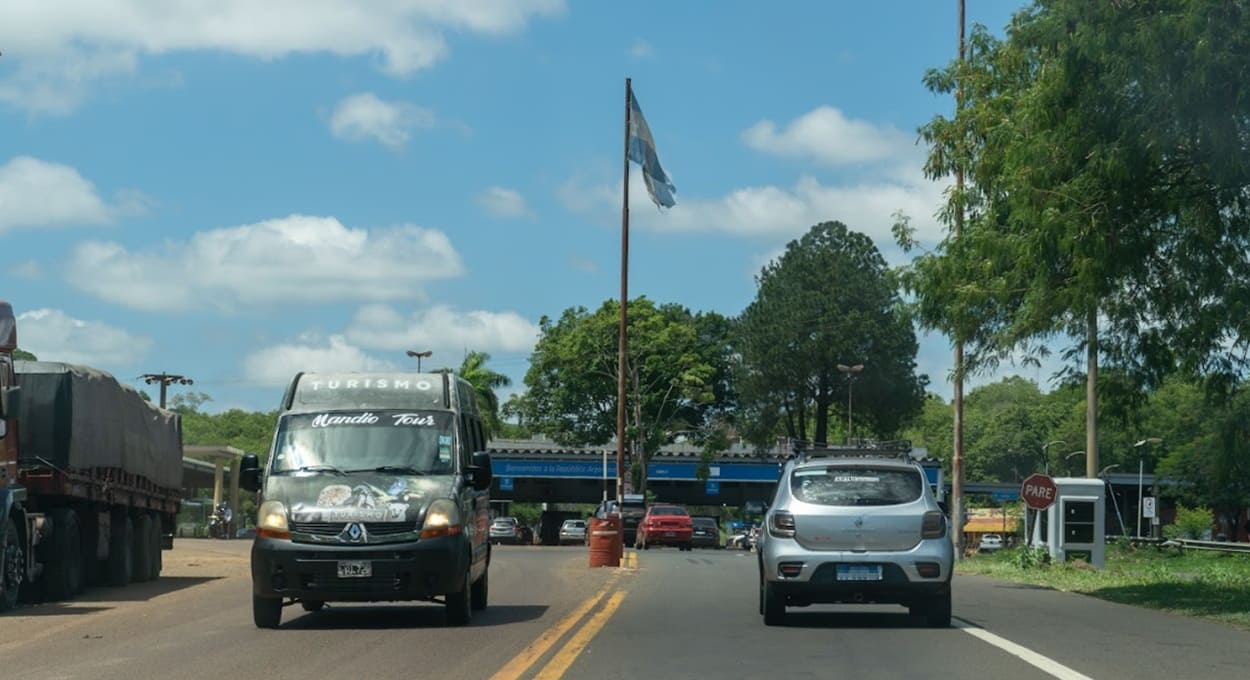 Aduana de Puerto Iguazú é a fronteira terrestre mais movimentada da Argentina.