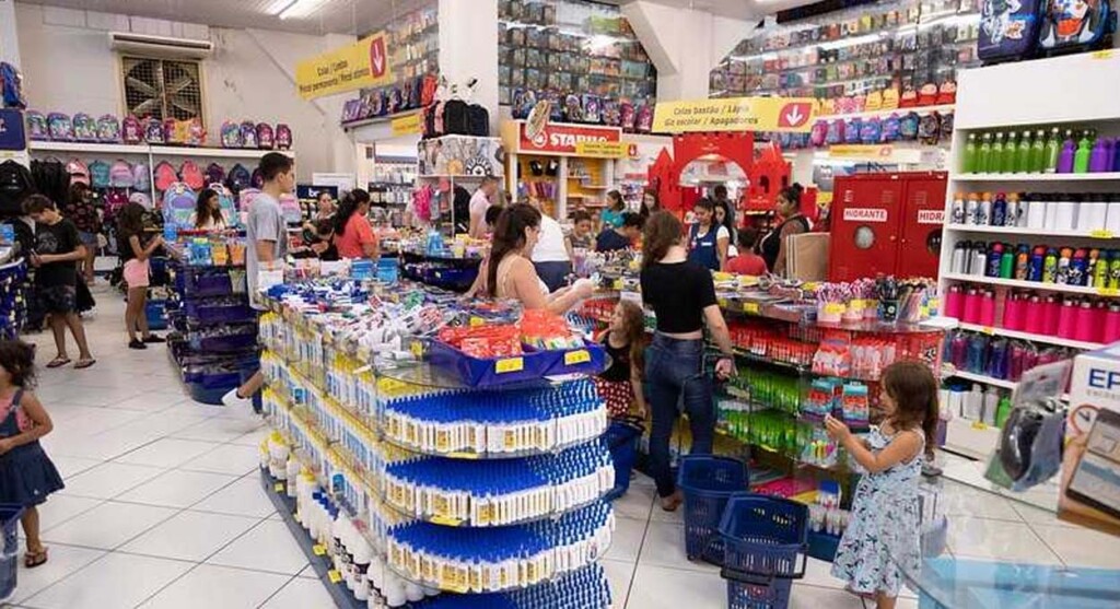 Prefeitura de Foz do Iguaçu libera benefício para compra de material escolar