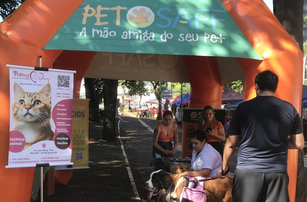 Pelos 3 anos de atuação, Pet Saff organiza ação especial com cães terapeutas