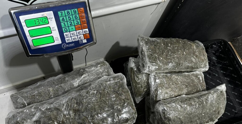 Receita Federal retém mais de 45kg de drogas em ônibus de linha