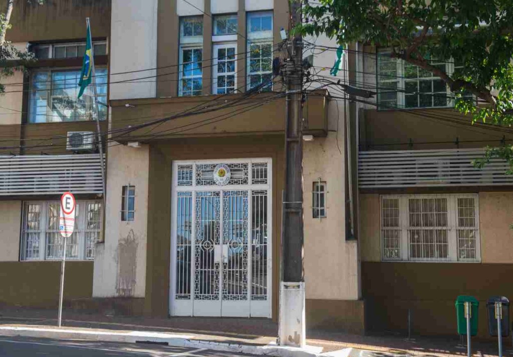 Prefeitura diz que grupo de servidores recebe premiação que até triplica salários